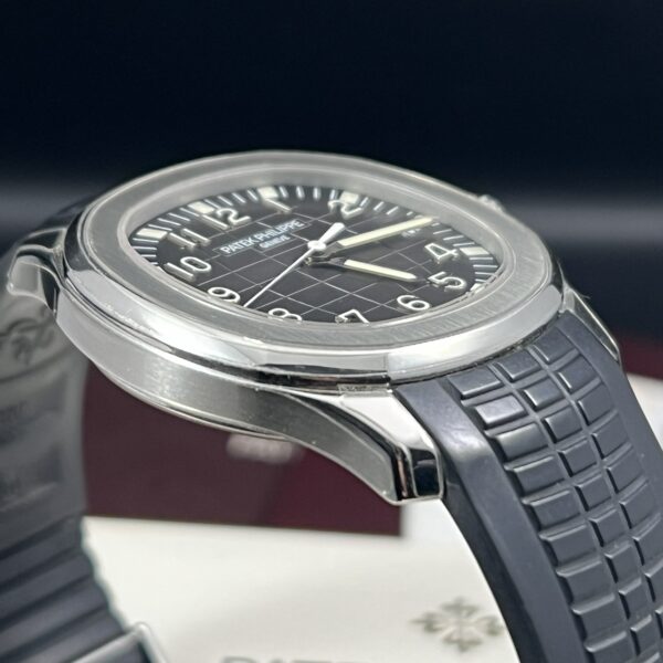 PATEK PHILIPPE AQUANAUT REF. 5167A "GENEVA SEAL" FULL SET + FULL SERVICE DONE IN 2021 - Image 2