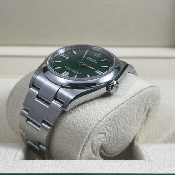 ROLEX OYSTER PERPETUAL 36 REF. 126000 GREEN DIAL BRAND NEW - Image 3