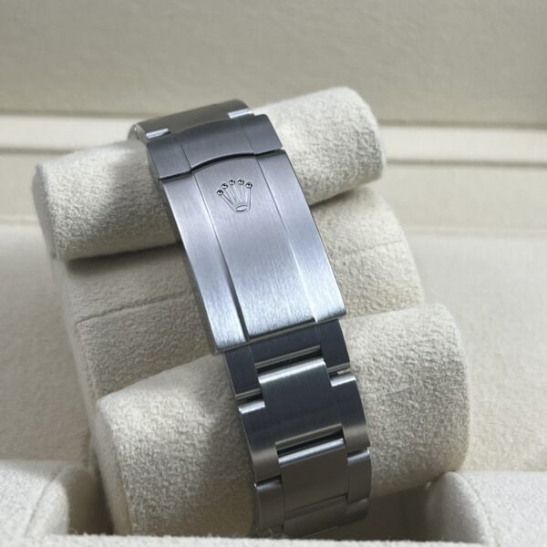 ROLEX OYSTER PERPETUAL 36 REF. 126000 GREEN DIAL BRAND NEW - Image 4