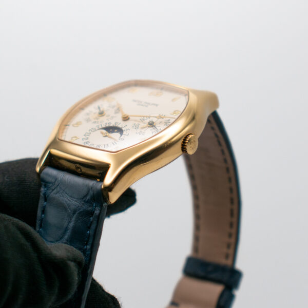 PATEK PHILIPPE PERPETUAL CALENDAR REF. 5040J YELLOW GOLD FULL SET - Image 4