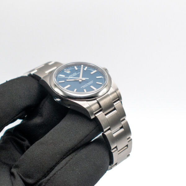 ROLEX OYSTER PERPETUAL 34 REF. 124200 MED BLUE BRAND NEW 08/2025 - Image 3