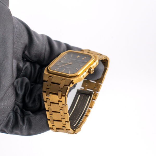 AUDEMARS PIGUET ROYAL OAK SQUARE REF. 6005BA YELLOW GOLD 18K QUARTZ - Image 3