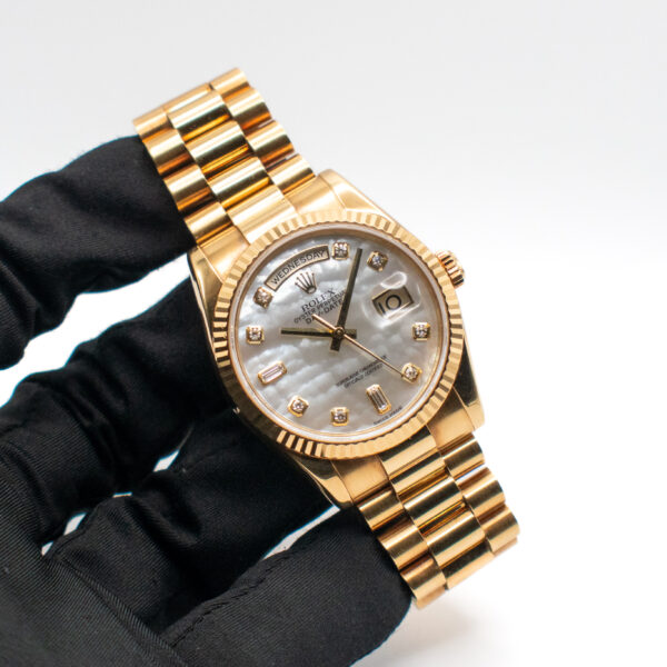ROLEX DAY-DATE 36 PRESIDENT REF. 118238 MOP DIAL 18K YELLOW GOLD - Image 2