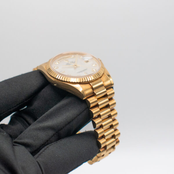 ROLEX DAY-DATE 36 PRESIDENT REF. 118238 MOP DIAL 18K YELLOW GOLD - Image 3