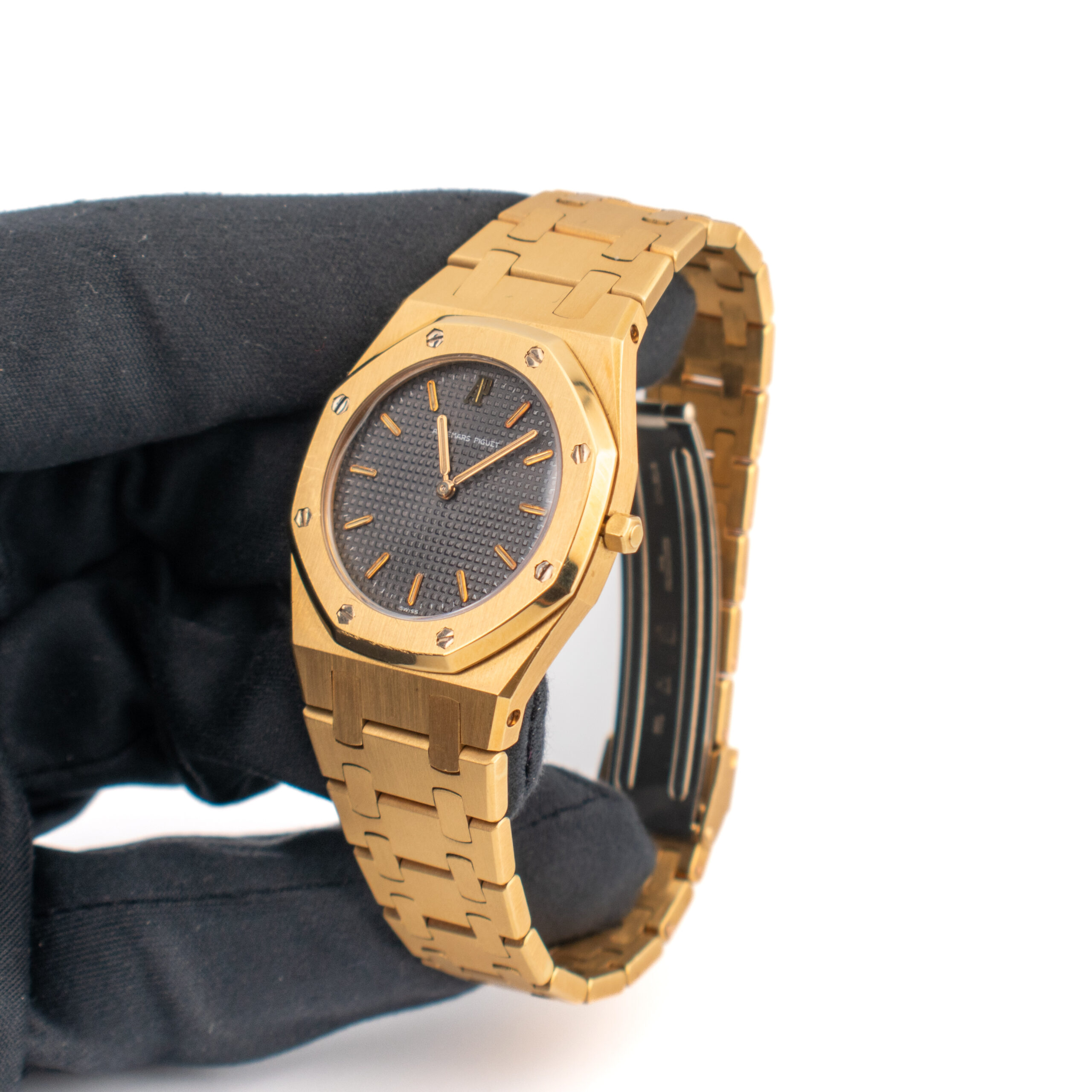 AUDEMARS PIGUET ROYAL OAK REF. 6008BA YELLOW GOLD 18K WITH PAPERS - Image 4