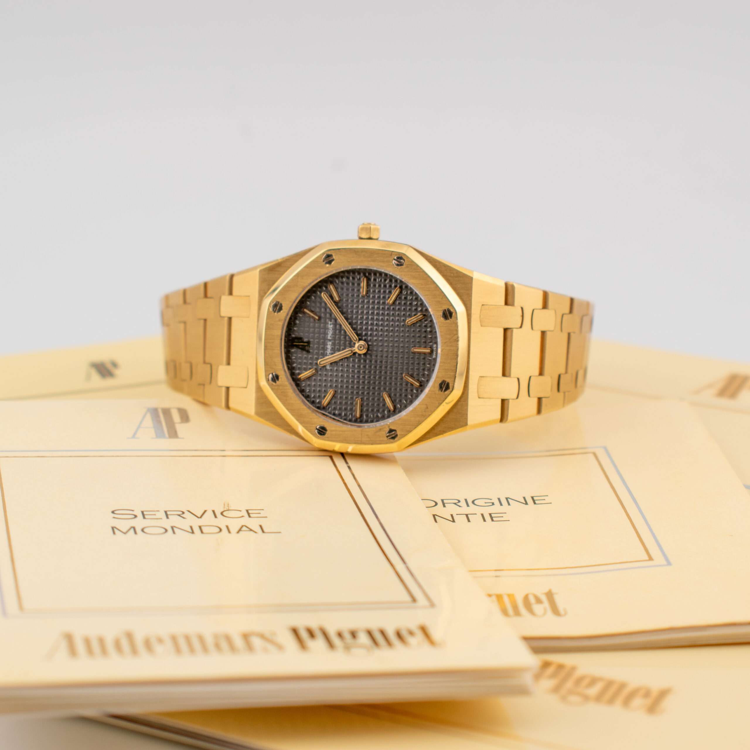 AUDEMARS PIGUET ROYAL OAK REF. 6008BA YELLOW GOLD 18K WITH PAPERS - Image 6